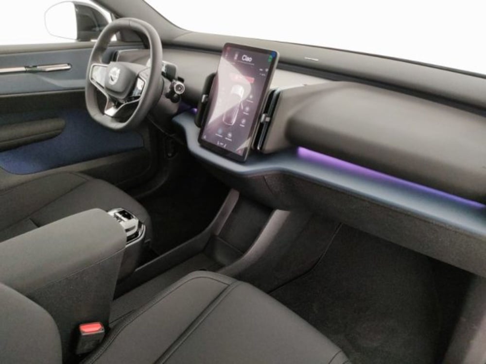 Volvo EX30 Cross Country nuova a Modena (16)