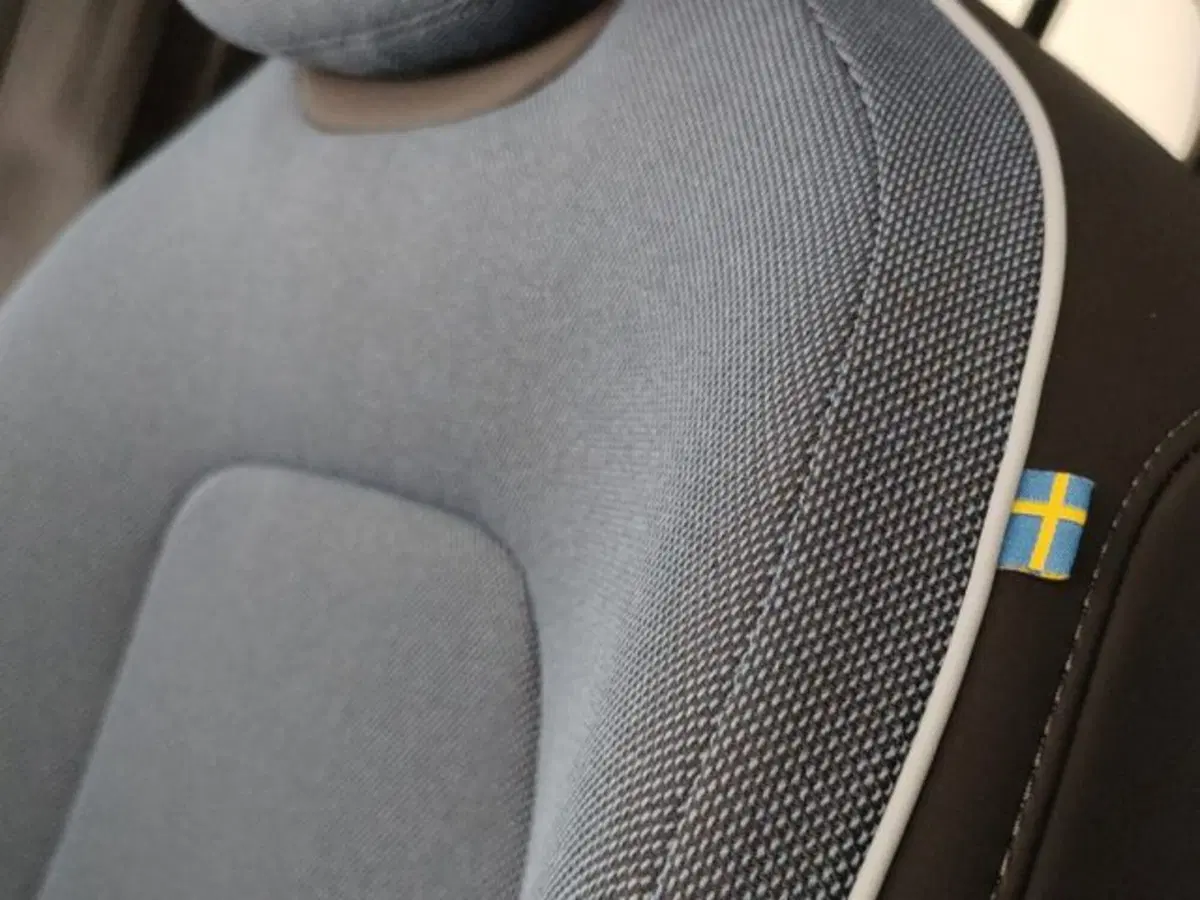 Volvo EX30 Cross Country nuova a Modena (19)
