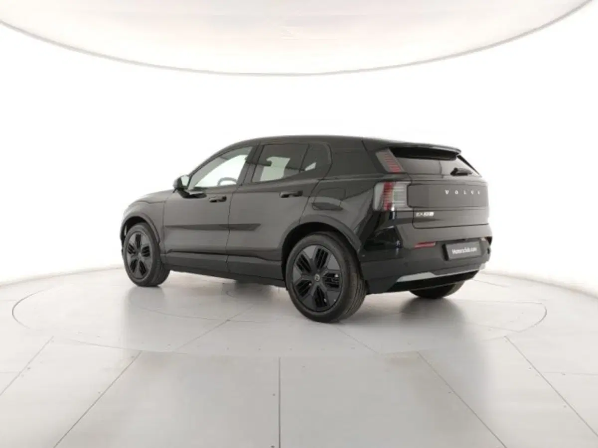 Volvo EX30 Cross Country nuova a Modena (3)