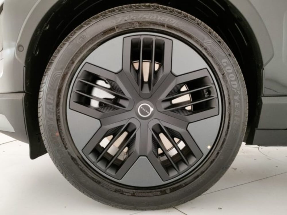 Volvo EX30 Cross Country nuova a Modena (8)