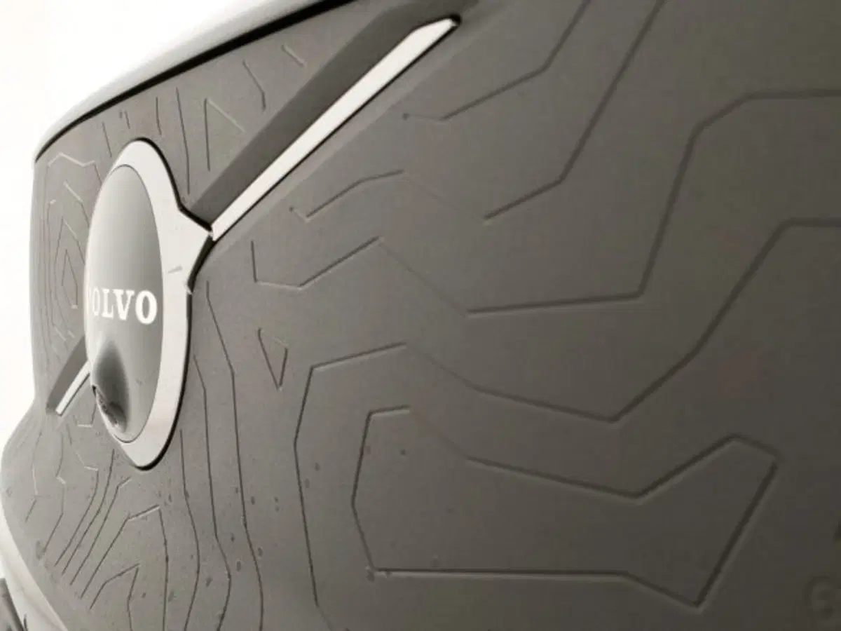 Volvo EX30 Cross Country nuova a Modena (9)