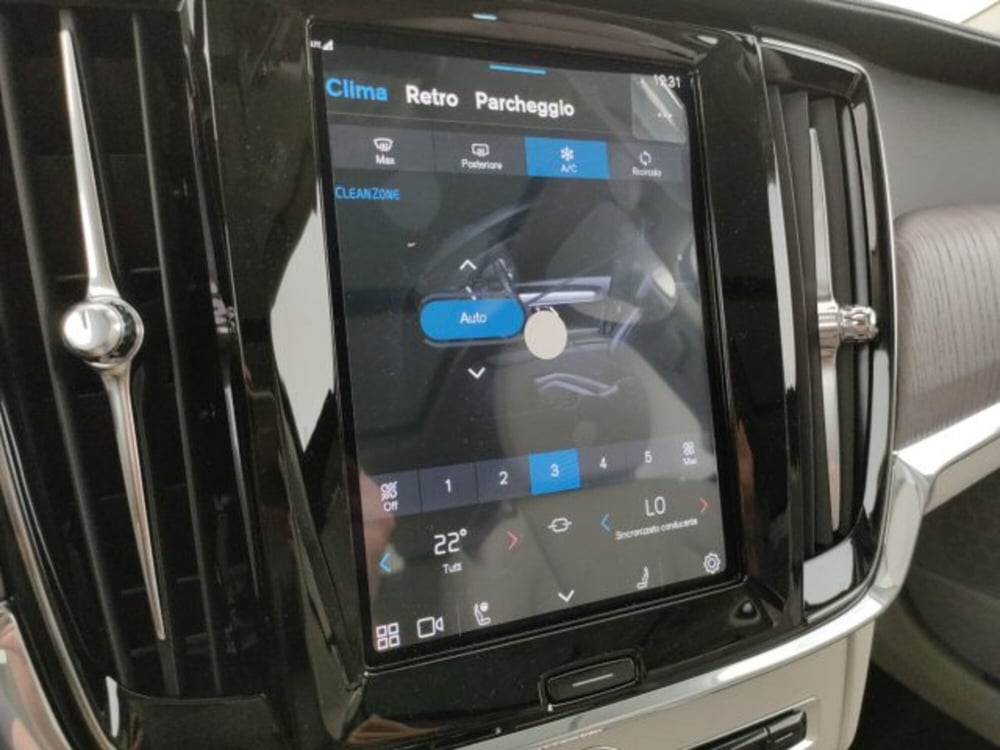 Volvo V90 Cross Country nuova a Modena (18)