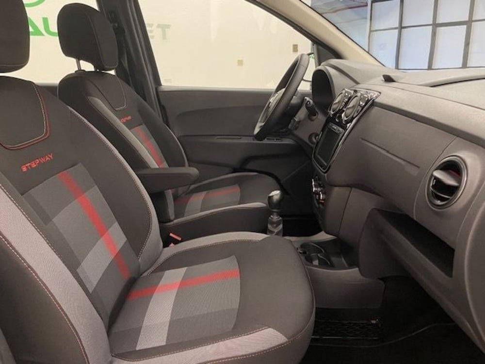 Dacia Lodgy usata a Alessandria (8)