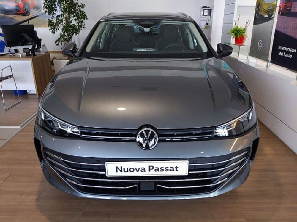Volkswagen Passat nuova a Vicenza (2)