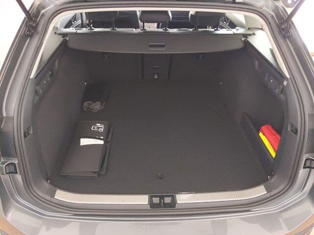 Volkswagen Passat nuova a Vicenza (9)