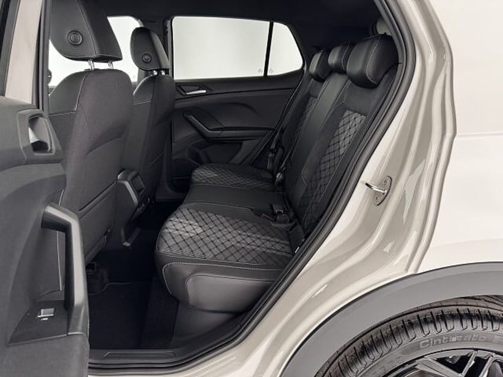 Volkswagen T-Cross nuova a Vicenza (10)