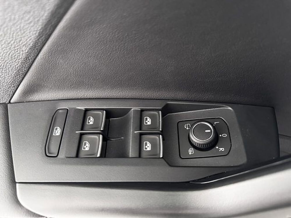 Volkswagen T-Cross nuova a Vicenza (12)