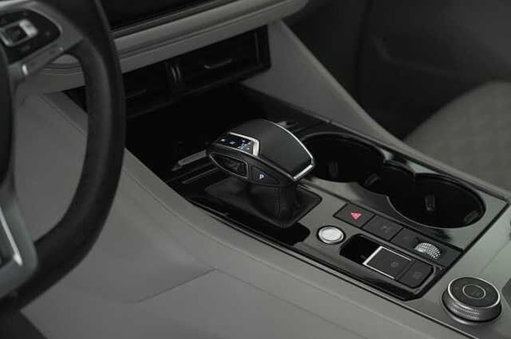 Volkswagen Touareg usata a Como (18)