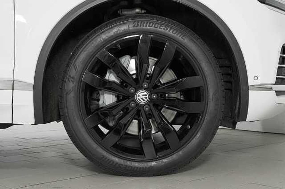 Volkswagen Touareg usata a Como (8)