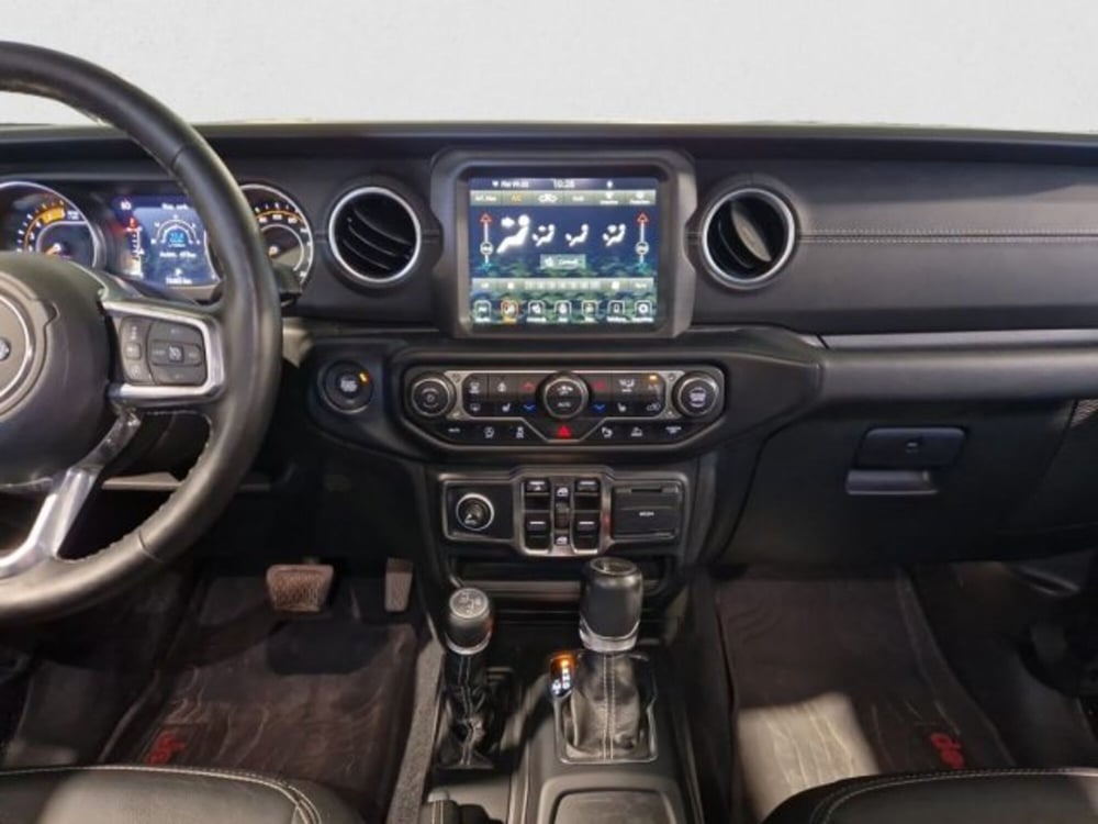Jeep Gladiator usata a Livorno (13)