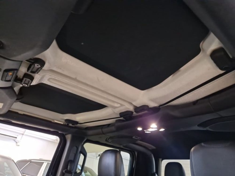 Jeep Gladiator usata a Livorno (18)