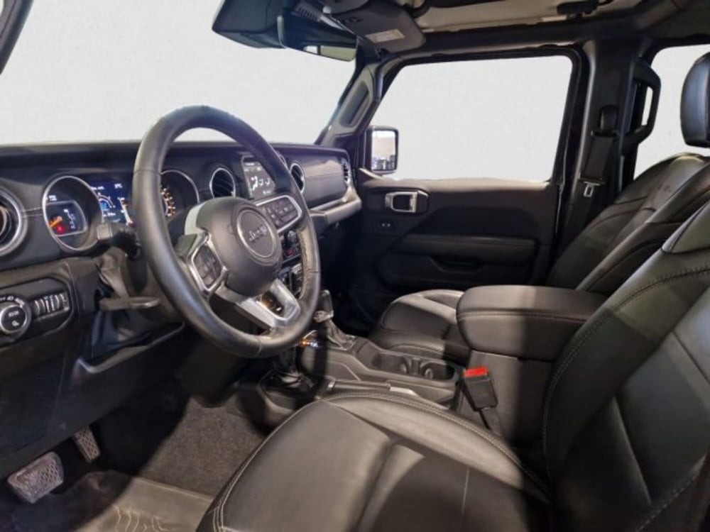 Jeep Gladiator usata a Livorno (9)