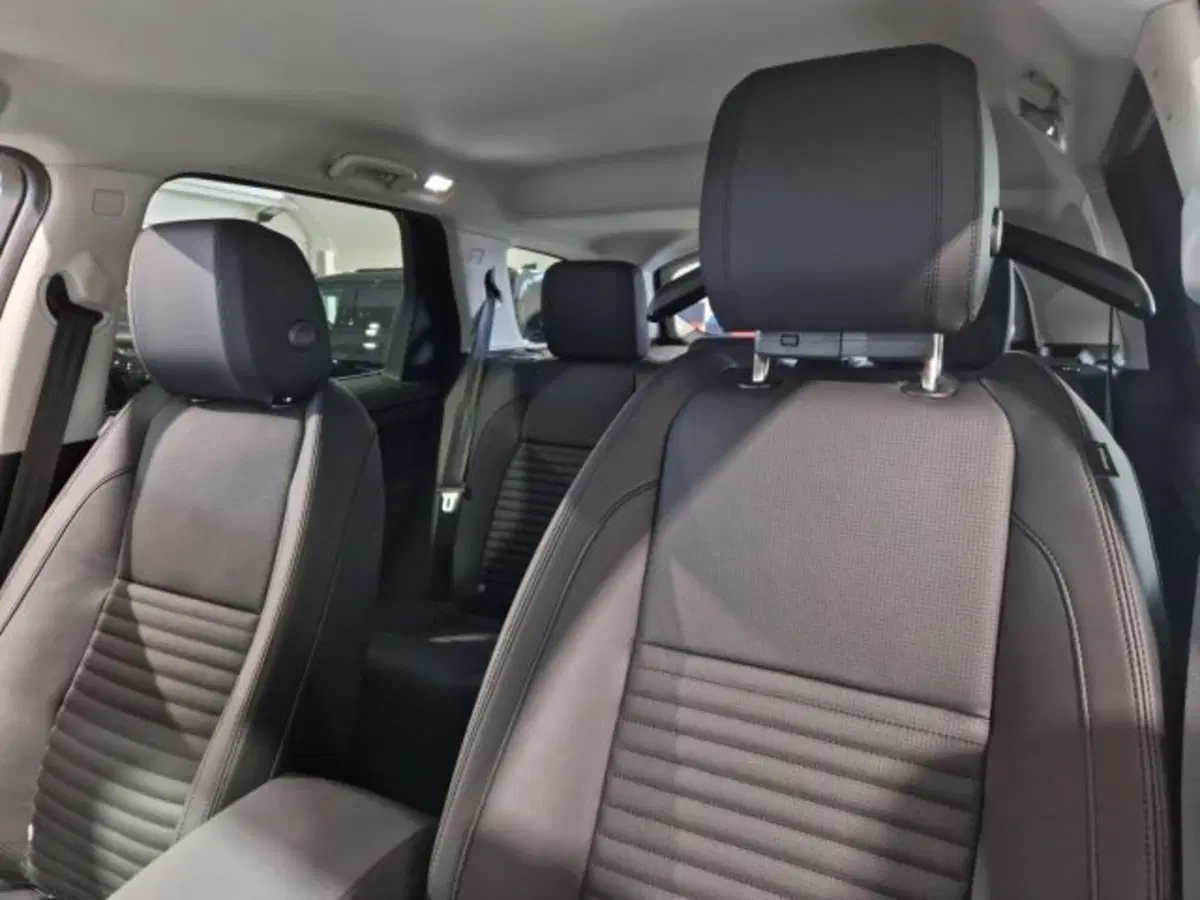 Land Rover Discovery Sport usata a Livorno (5)