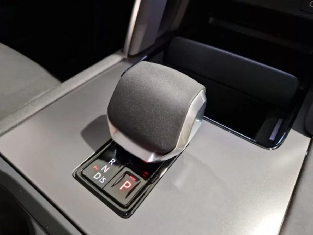 Land Rover Discovery Sport usata a Livorno (8)