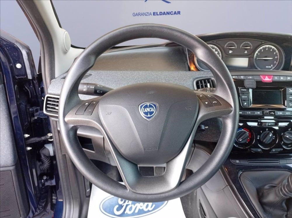 Lancia Ypsilon usata a Milano (10)