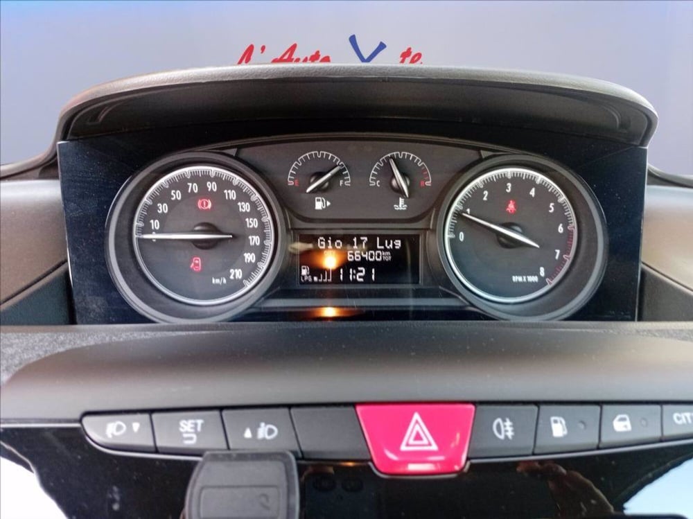 Lancia Ypsilon usata a Milano (12)