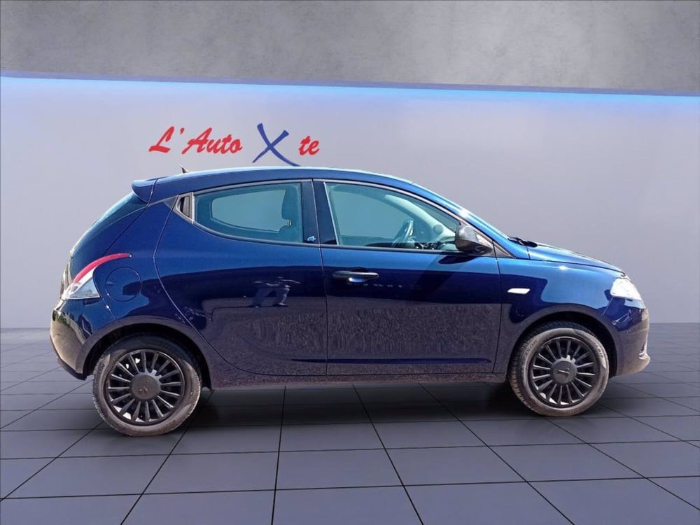 Lancia Ypsilon usata a Milano (5)