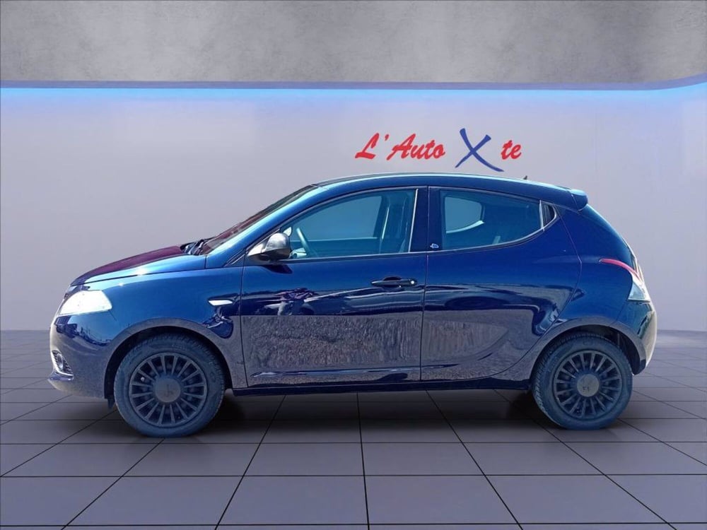 Lancia Ypsilon usata a Milano (7)