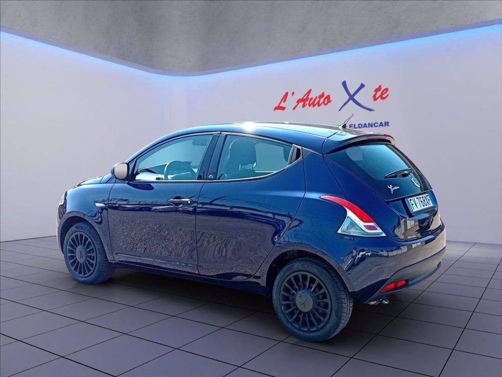 Lancia Ypsilon usata a Milano (8)