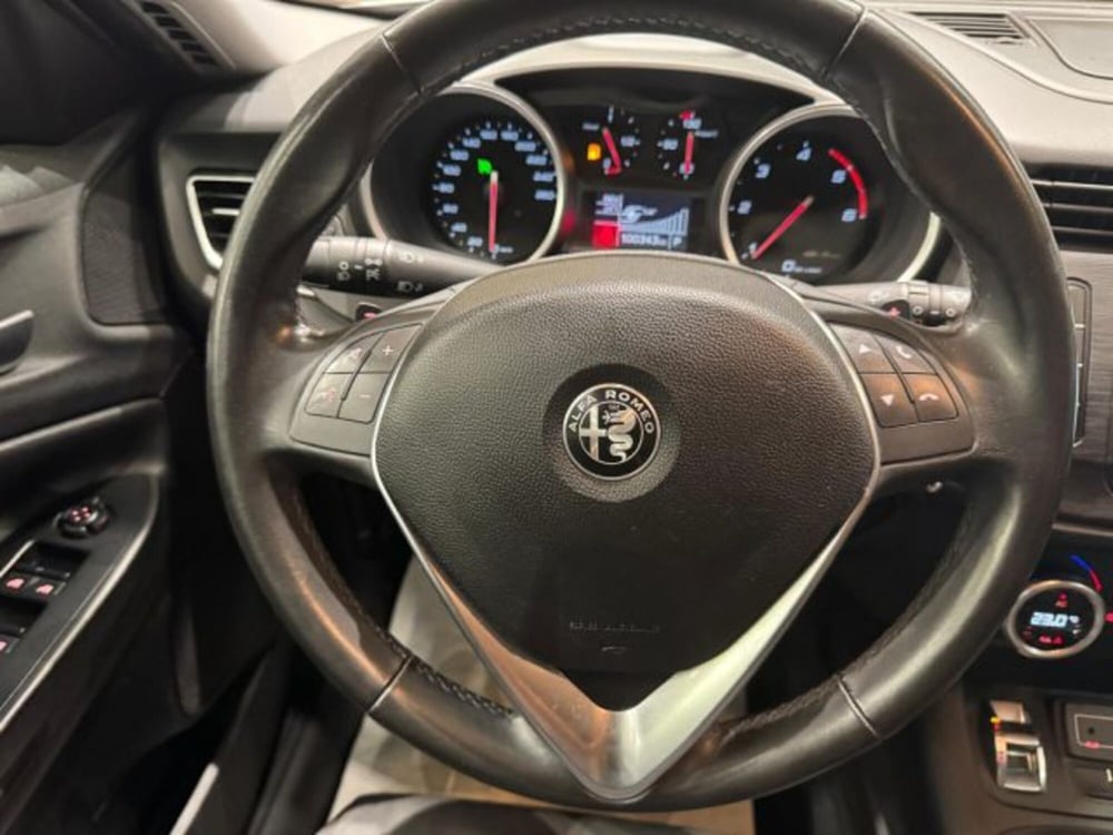 Alfa Romeo Giulietta usata a Biella (13)