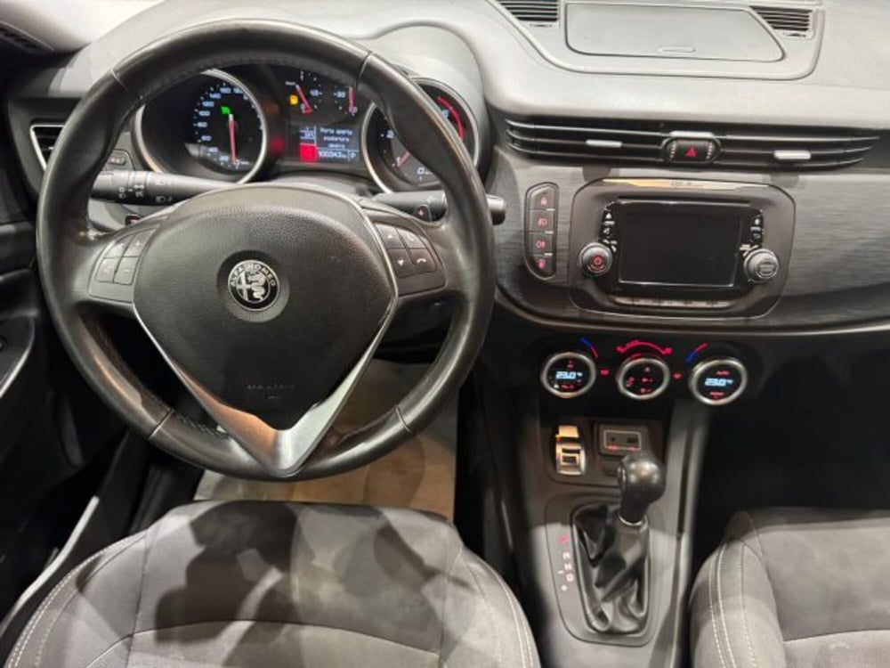 Alfa Romeo Giulietta usata a Biella (14)