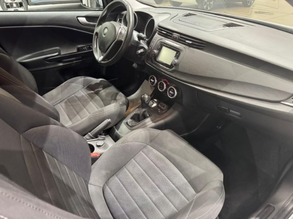Alfa Romeo Giulietta usata a Biella (15)