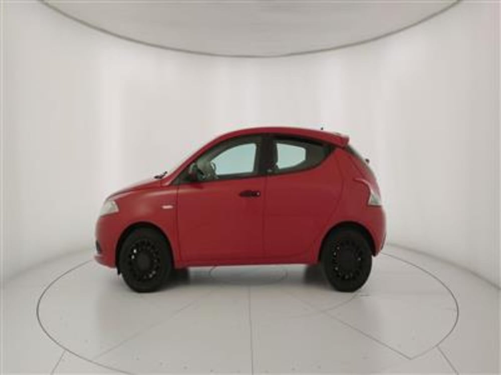 Lancia Ypsilon usata a Bari (3)