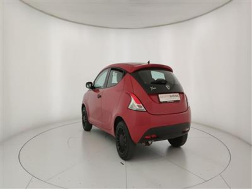 Lancia Ypsilon usata a Bari (5)