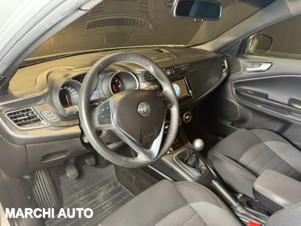 Alfa Romeo Giulietta usata a Perugia (10)