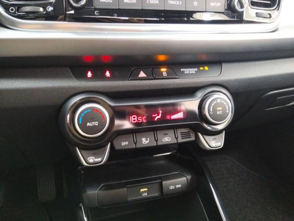 Kia Rio usata a Como (17)