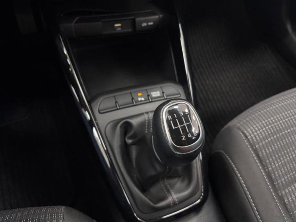 Kia Stonic usata a Como (19)