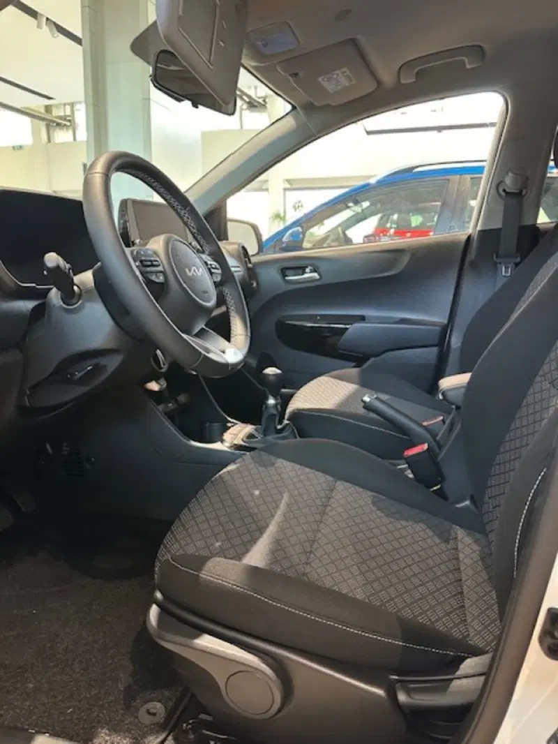 Kia Picanto nuova a Novara (3)