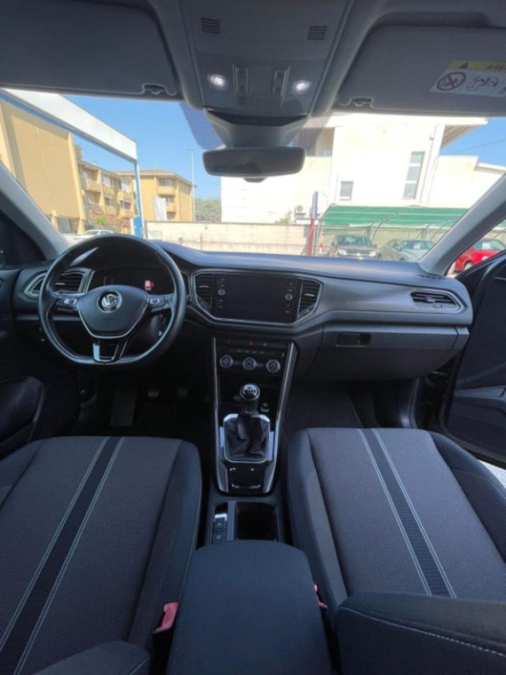 Volkswagen T-Roc usata a Novara (9)
