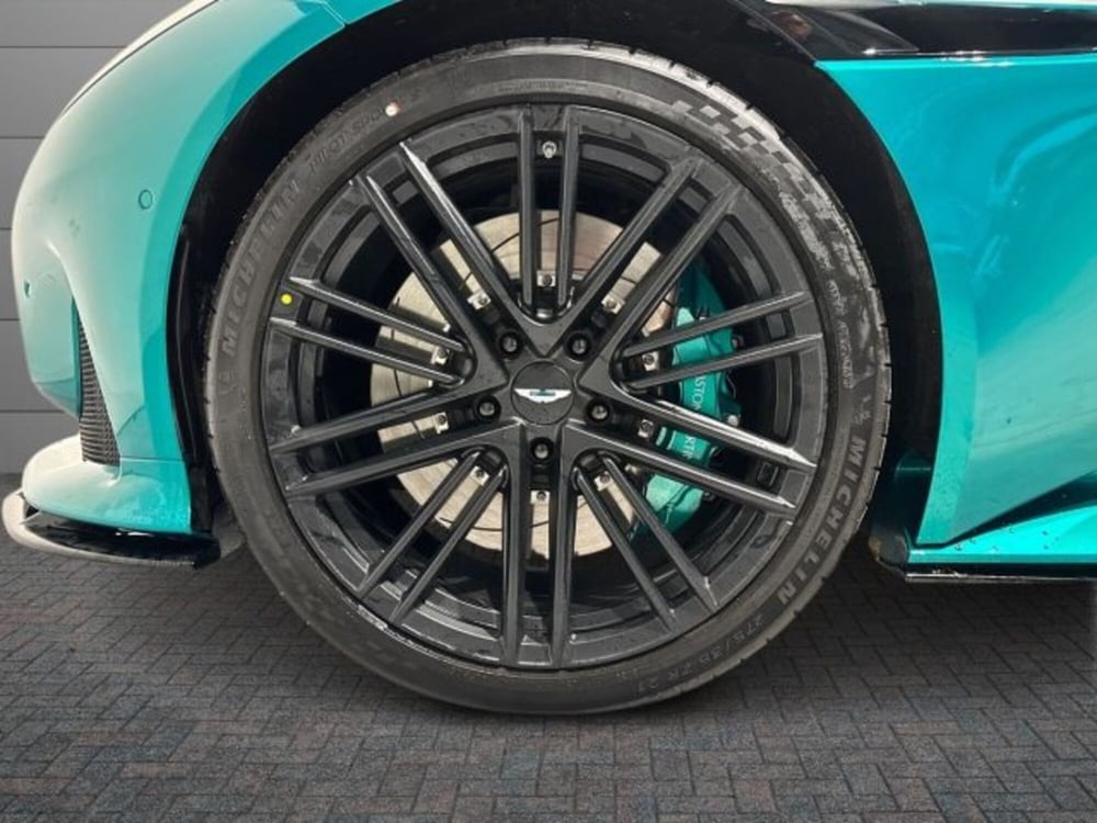 Aston Martin DB12 nuova a Bologna (8)
