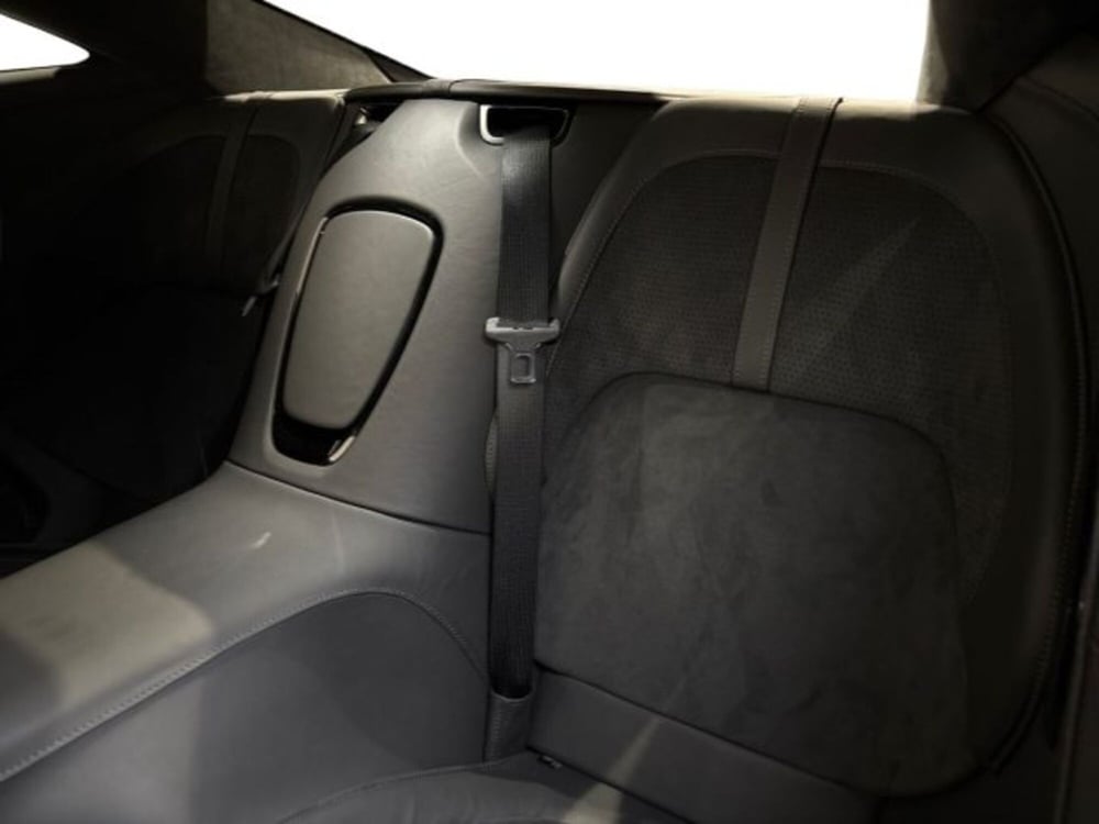 Aston Martin DB12 nuova a Bologna (9)