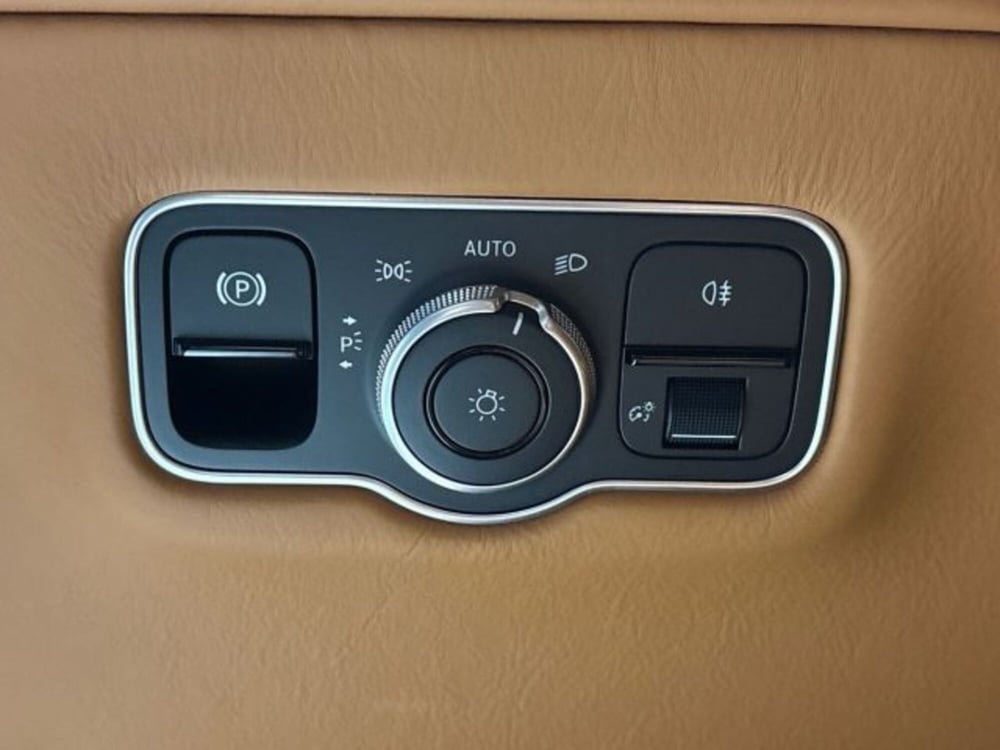 Aston Martin DB12 nuova a Bologna (17)