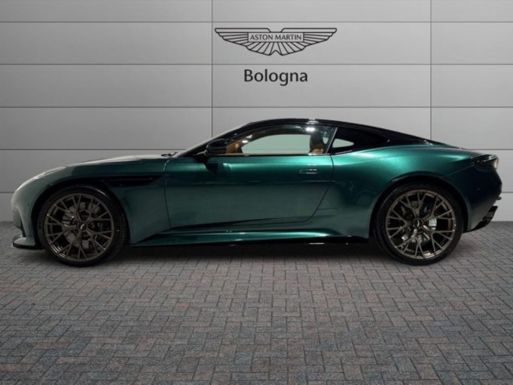 Aston Martin DB12 nuova a Bologna (3)