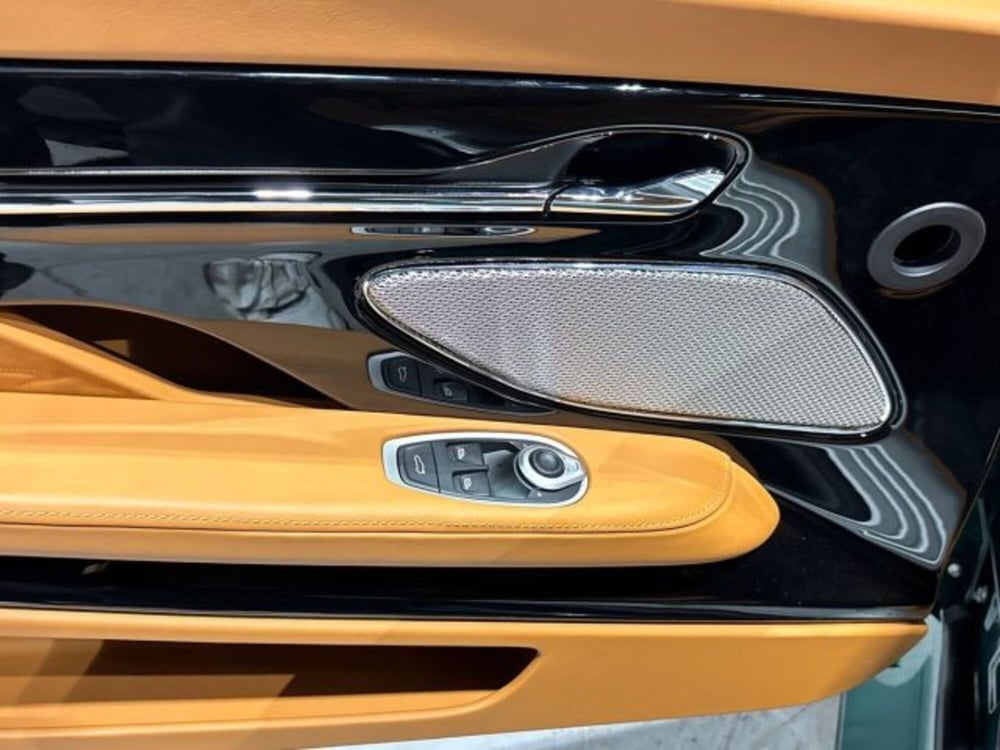 Aston Martin DB12 nuova a Bologna (9)