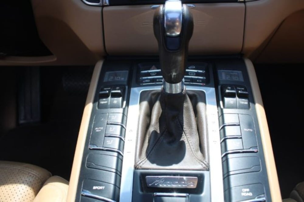 Porsche Macan usata a Lecce (11)