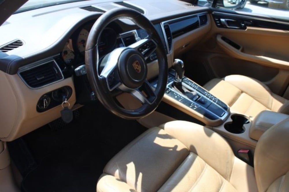 Porsche Macan usata a Lecce (15)