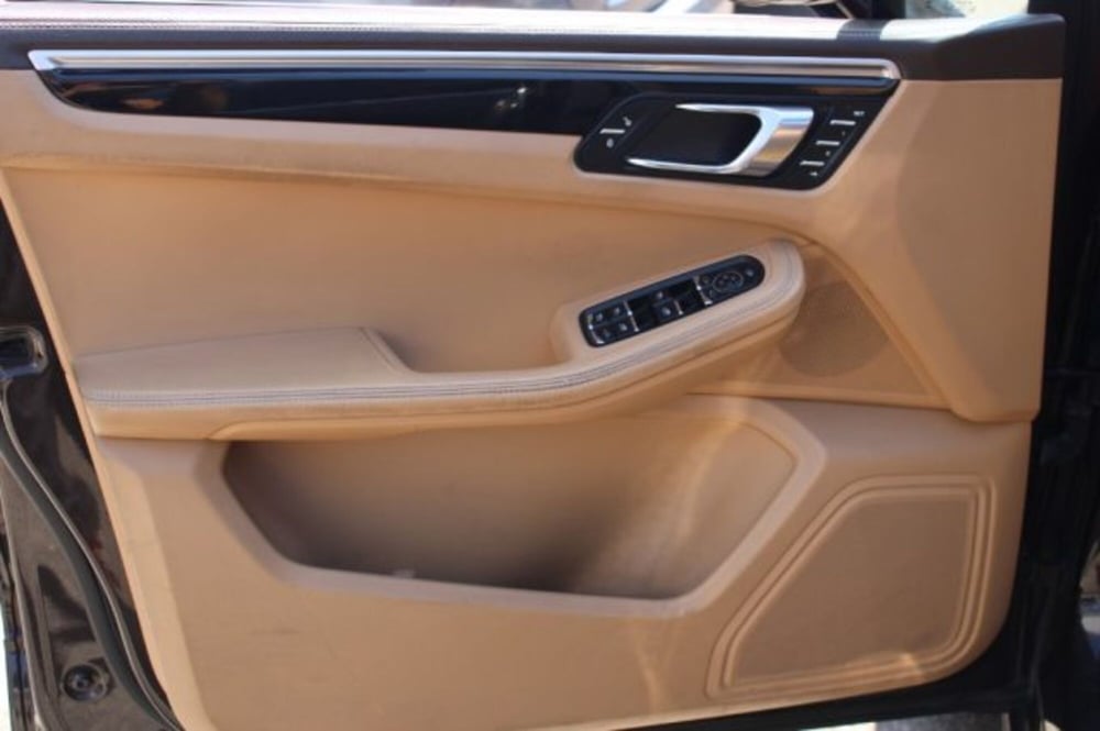 Porsche Macan usata a Lecce (9)