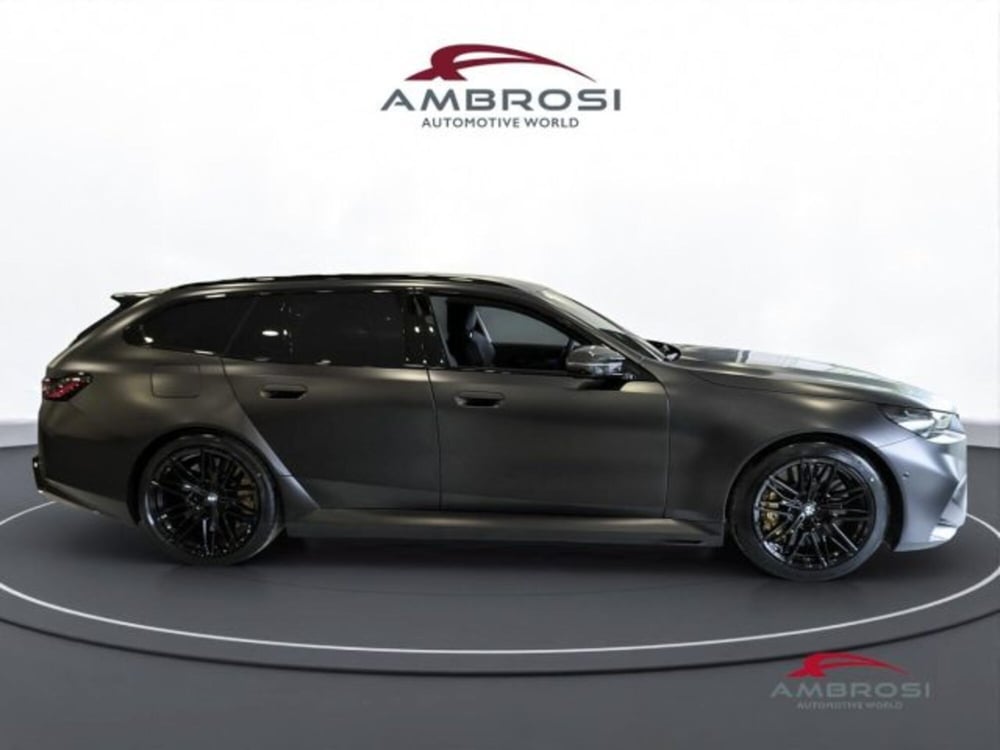 BMW Serie 5 Touring nuova a Perugia (5)