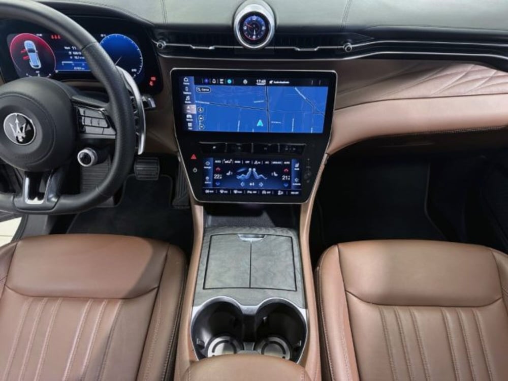 Maserati Grecale usata a Modena (9)