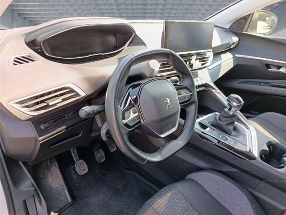 Peugeot 3008 usata a Bari (10)