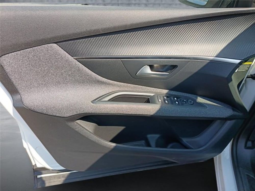 Peugeot 3008 usata a Bari (9)