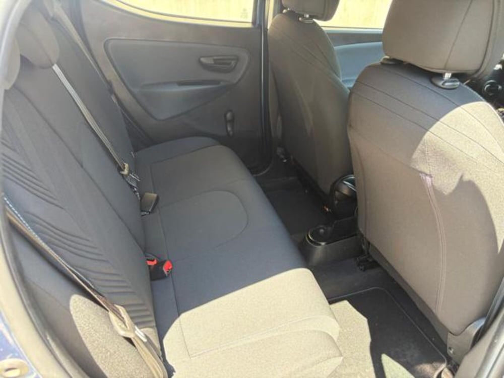 Lancia Ypsilon usata a Roma (15)
