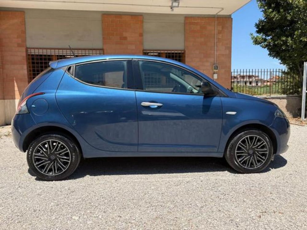 Lancia Ypsilon usata a Roma (8)