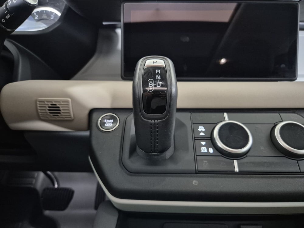 Land Rover Defender usata a Torino (11)