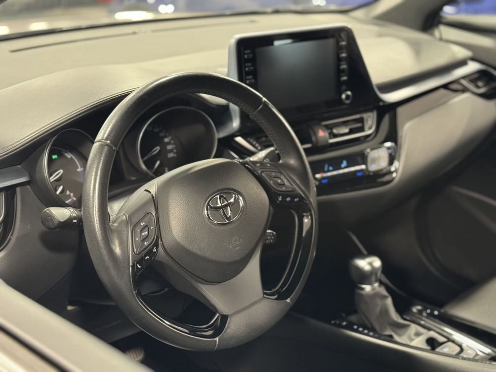 Toyota Toyota C-HR usata a Brescia (8)