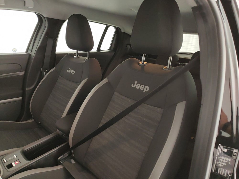 Jeep Avenger usata a Caserta (17)